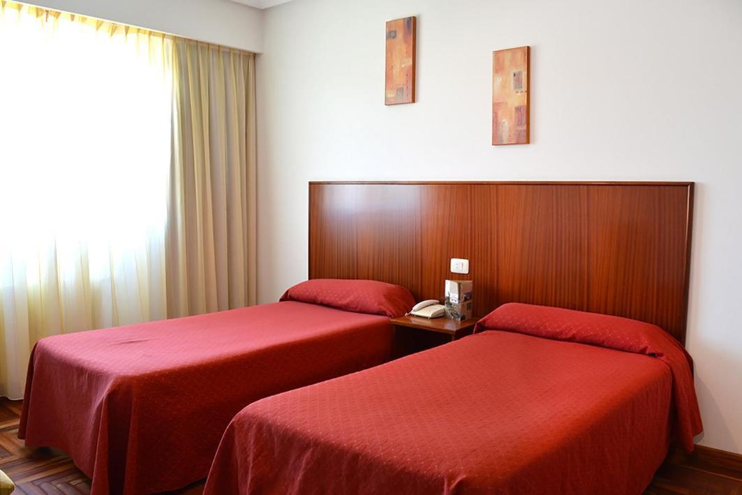 Hotel Os Caracoles Pereiro de Aguiar Exterior photo